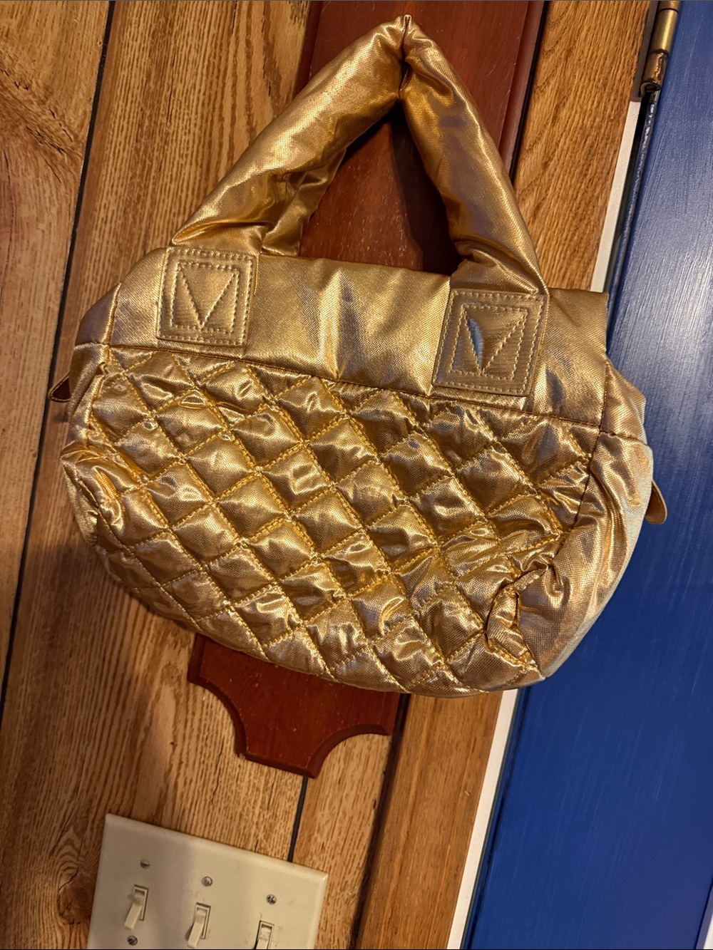 Gold Quilted Women's Tote Handbag - Unknown Brand